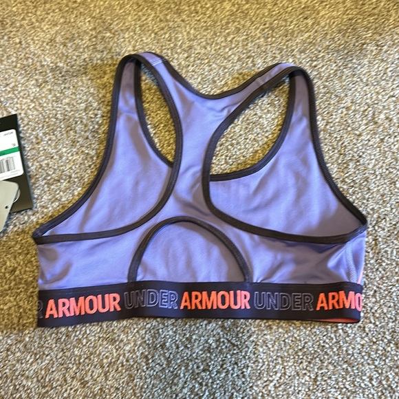 Girls Under Armour sports bra - Picture 3 of 5